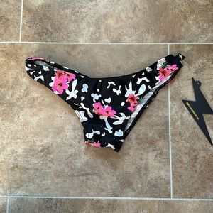 Cleo The Hurricane Scanty Pants Size Small